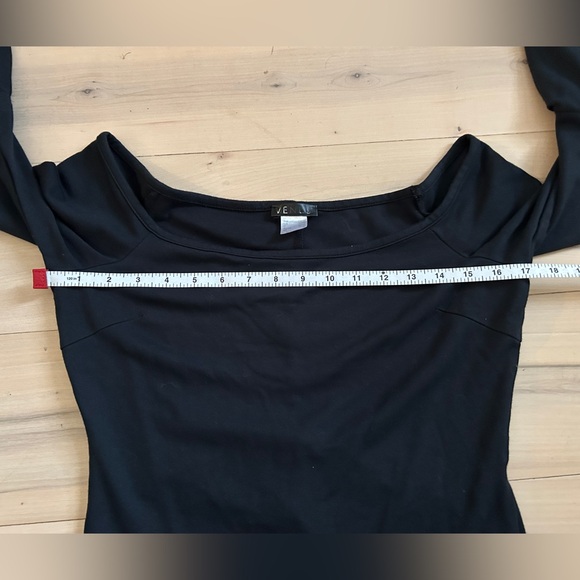 Venus Black Bell Sleeve Top Off shoulder Boho Size M - Picture 4 of 8